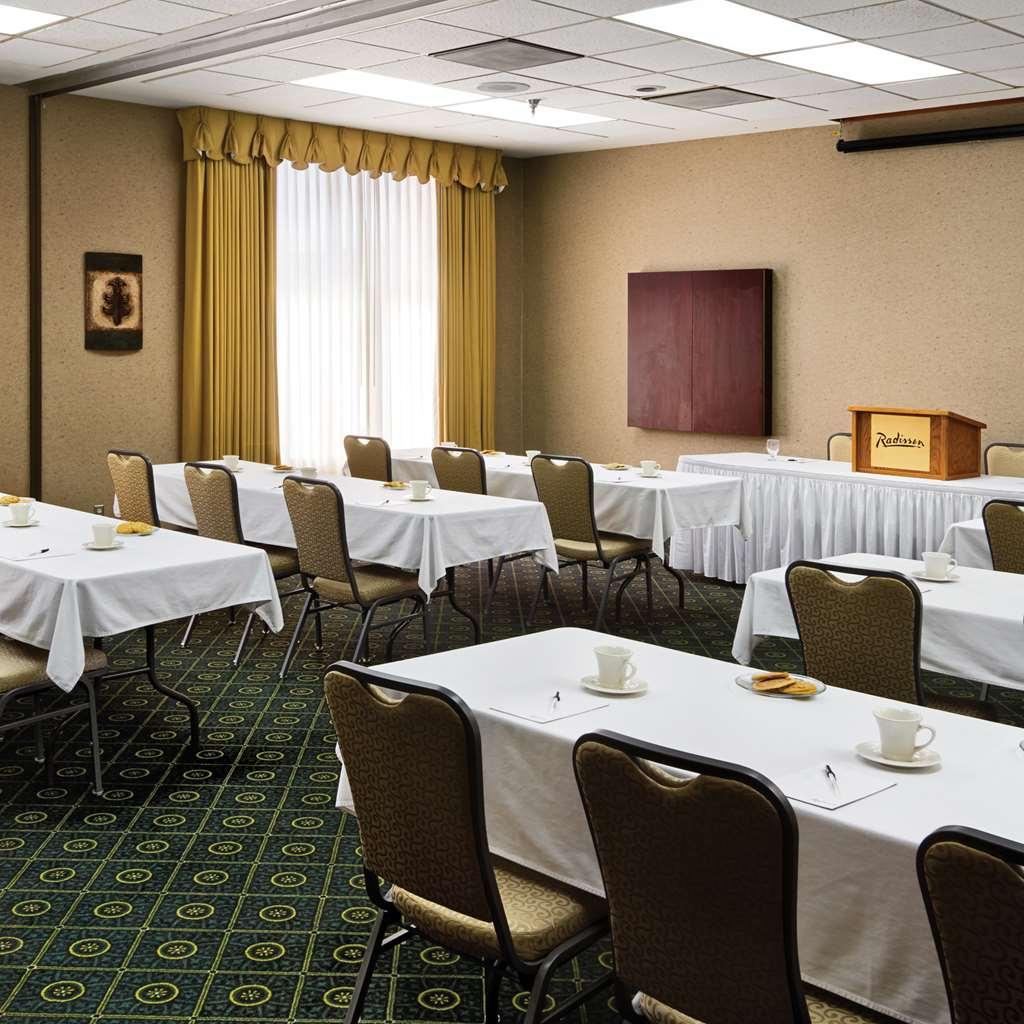 Radisson Hotel Bismarck Eksteriør billede