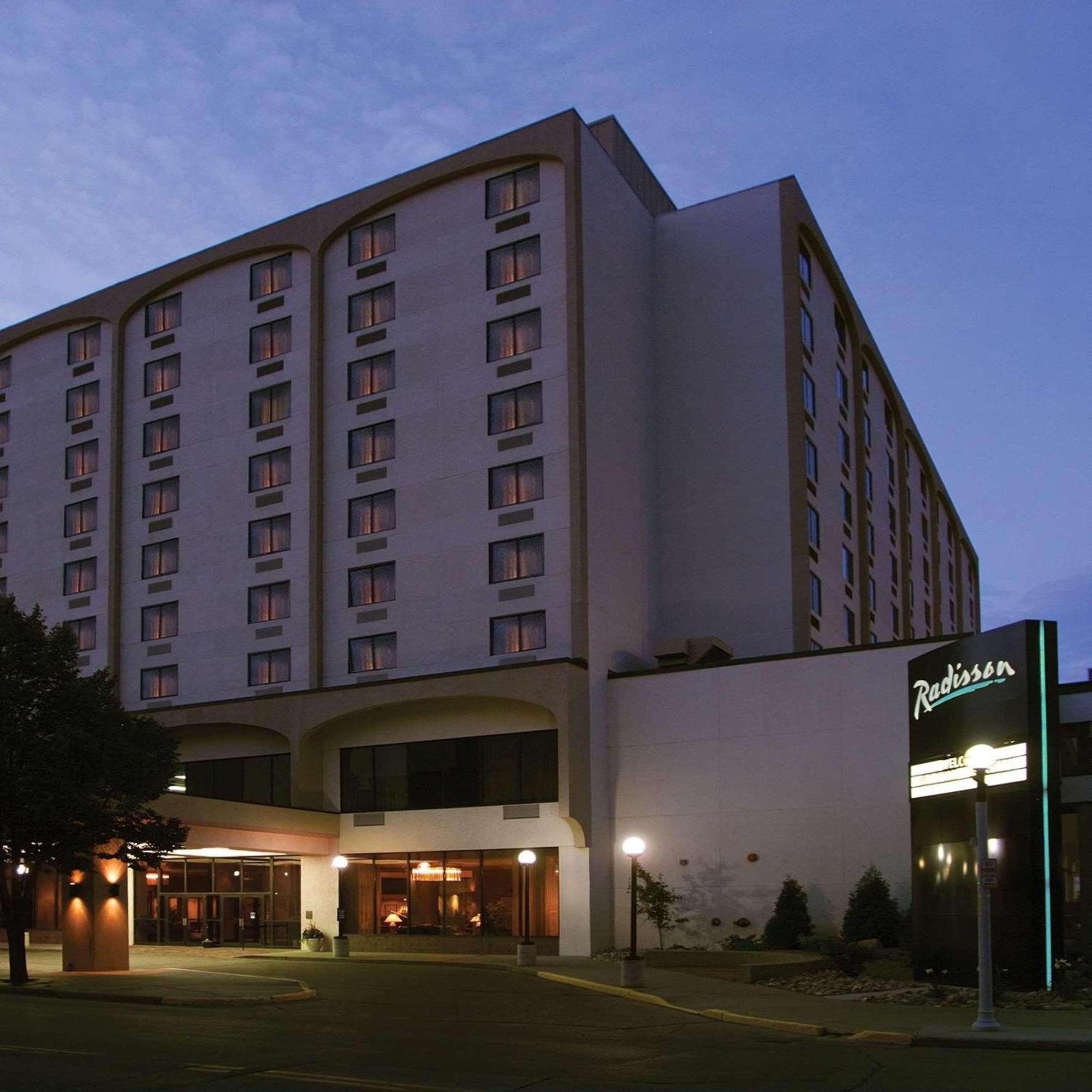 Radisson Hotel Bismarck Eksteriør billede